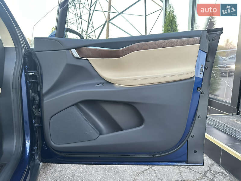 Внедорожник / Кроссовер Tesla Model X 2017 в Харькове