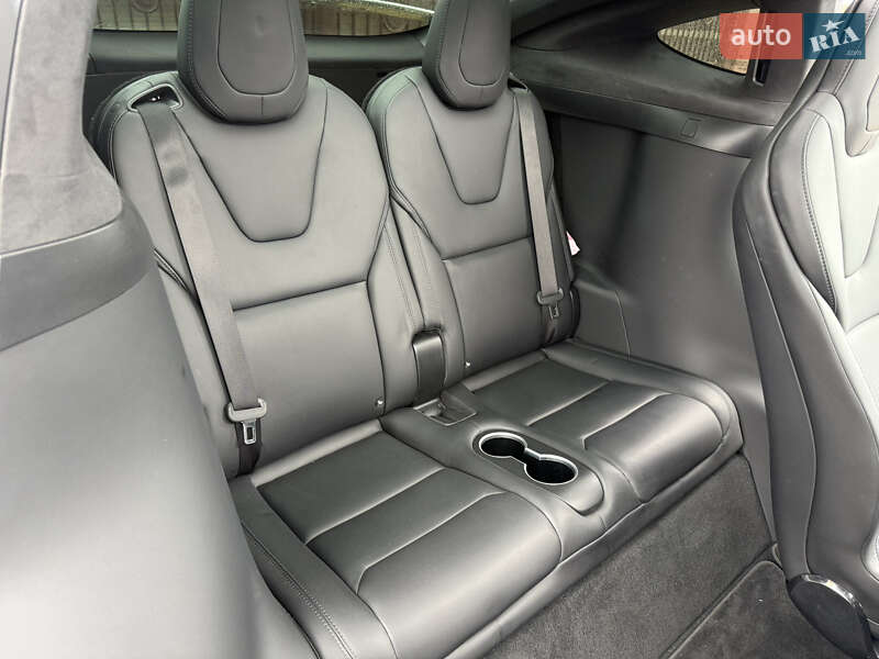 Позашляховик / Кросовер Tesla Model X 2019 в Умані