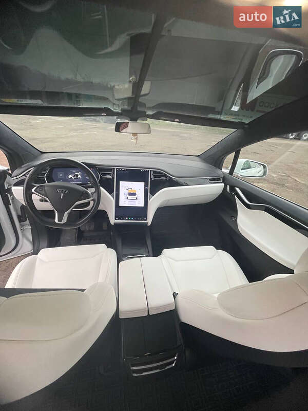 Внедорожник / Кроссовер Tesla Model X 2017 в Черновцах