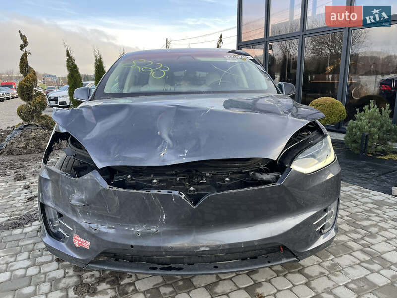 Позашляховик / Кросовер Tesla Model X 2018 в Львові