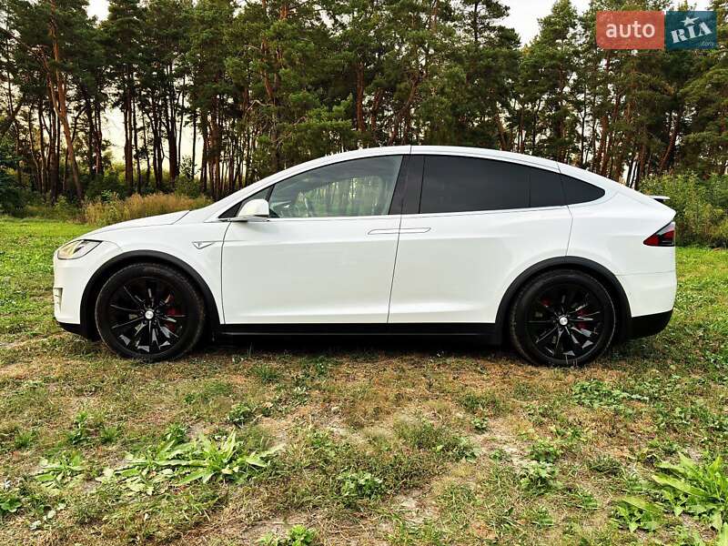 Внедорожник / Кроссовер Tesla Model X 2016 в Озерном