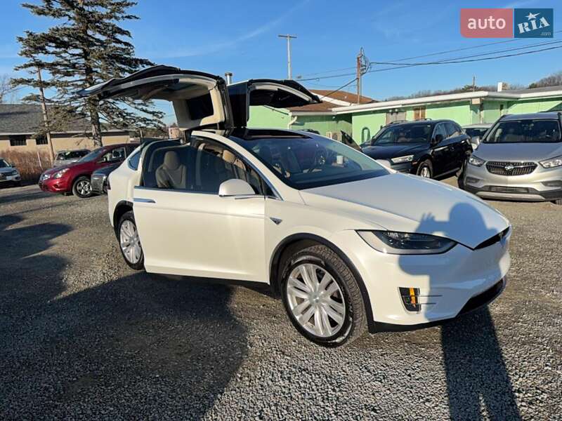 Tesla Model X 2016