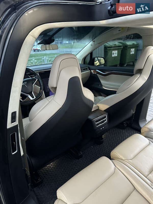 Позашляховик / Кросовер Tesla Model X 2017 в Харкові