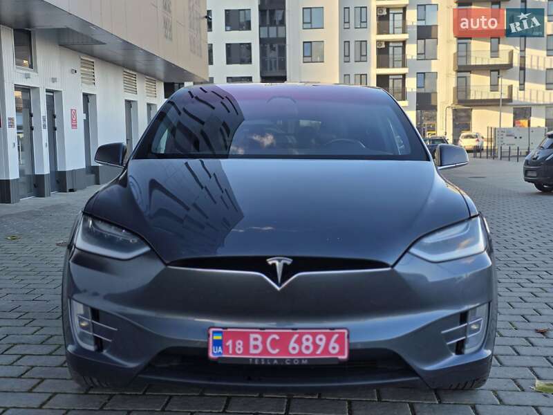Позашляховик / Кросовер Tesla Model X 2018 в Рівному