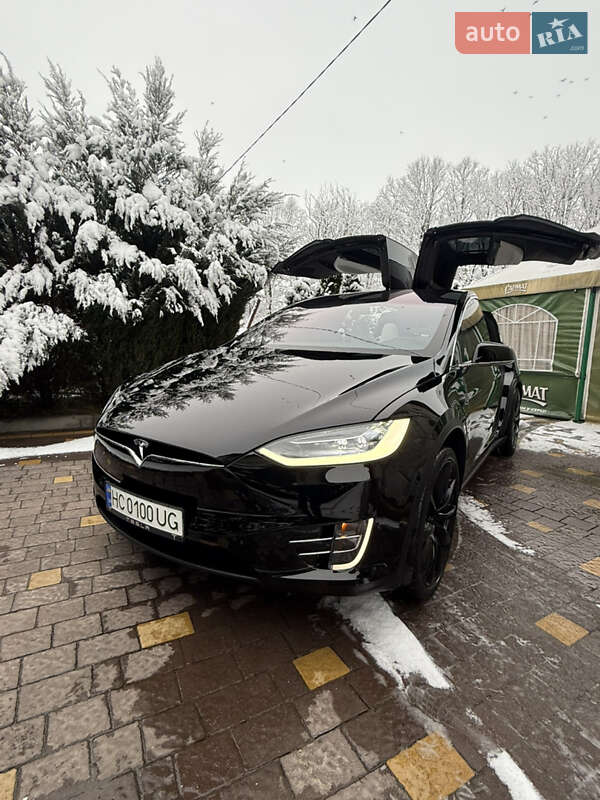 Tesla Model X 2019