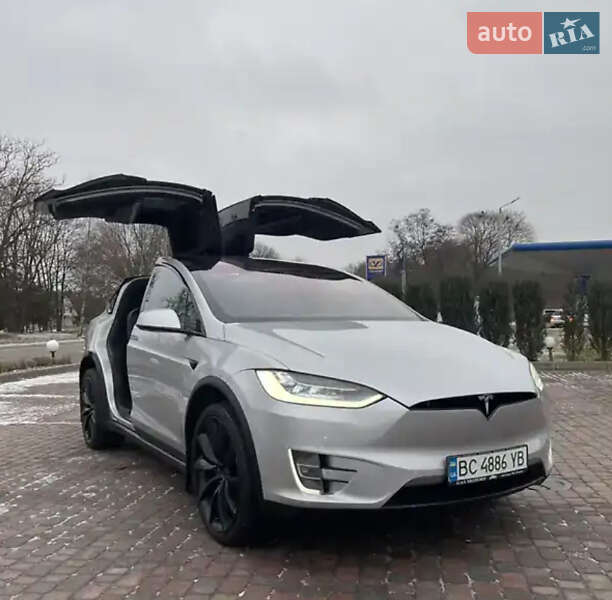 Tesla Model X 2018