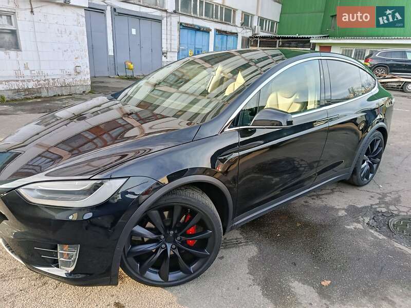Позашляховик / Кросовер Tesla Model X 2017 в Києві