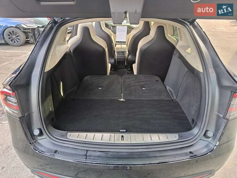 Позашляховик / Кросовер Tesla Model X 2017 в Києві