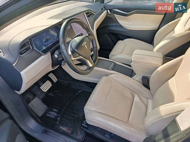 Позашляховик / Кросовер Tesla Model X 2017 в Києві