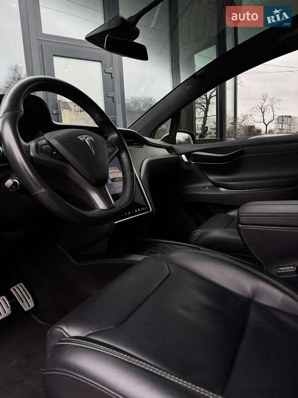 Позашляховик / Кросовер Tesla Model X 2018 в Львові фото 11 Позашляховик / Кросовер Tesla Model X 2018 в Львові