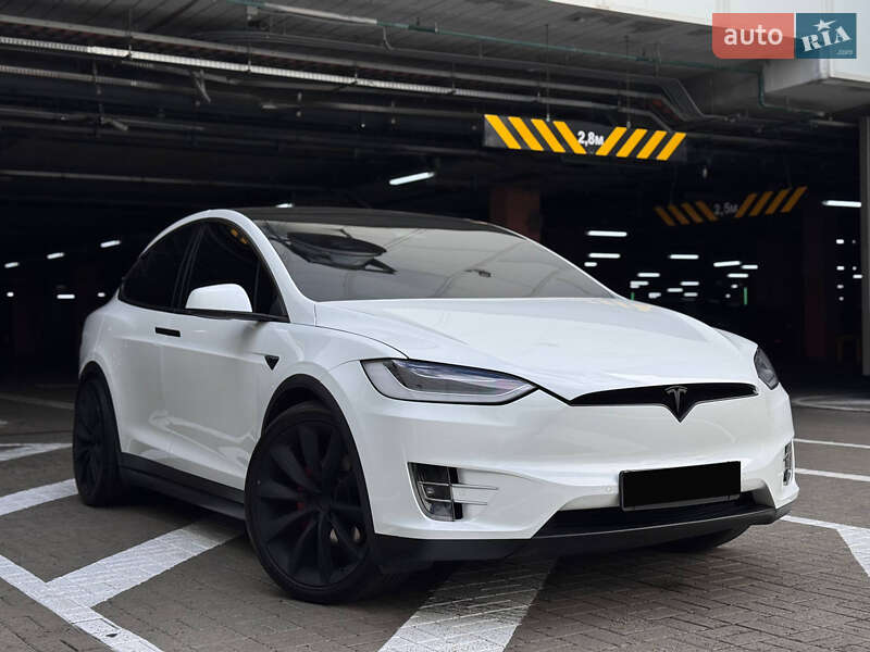 Tesla Model X 2020