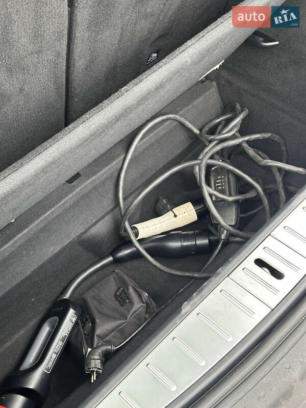 Позашляховик / Кросовер Tesla Model X 2016 в Сумах