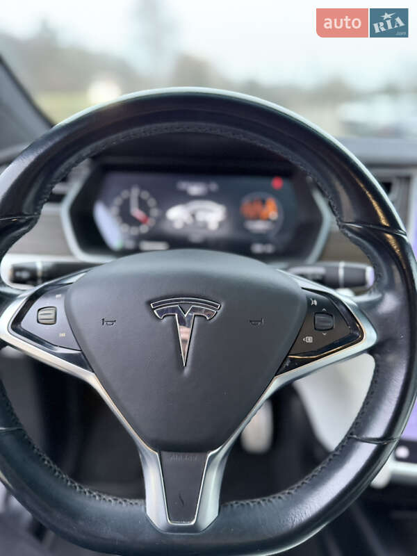 Позашляховик / Кросовер Tesla Model X 2016 в Львові фото 10 Позашляховик / Кросовер Tesla Model X 2016 в Львові