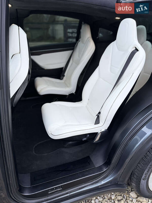 Позашляховик / Кросовер Tesla Model X 2016 в Львові фото 17 Позашляховик / Кросовер Tesla Model X 2016 в Львові