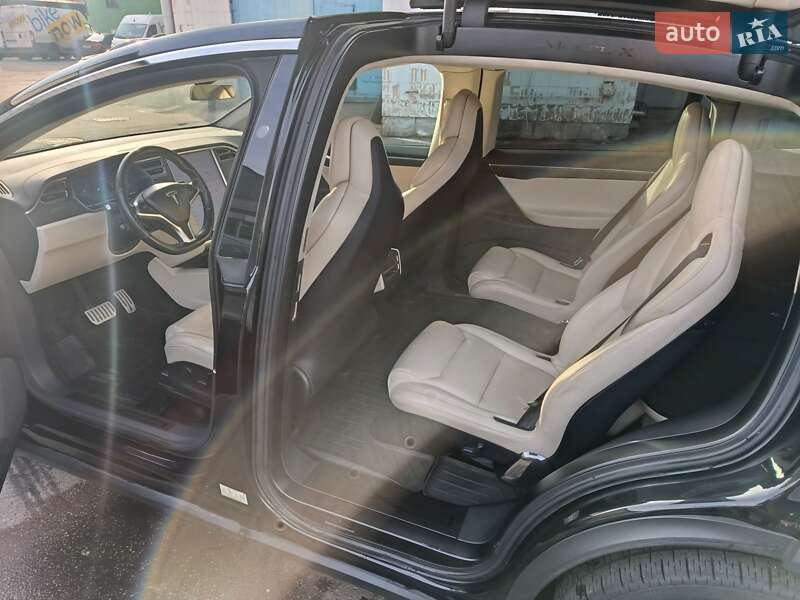 Внедорожник / Кроссовер Tesla Model X 2017 в Киеве
