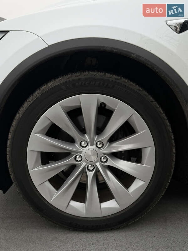 Позашляховик / Кросовер Tesla Model X 2020 в Києві