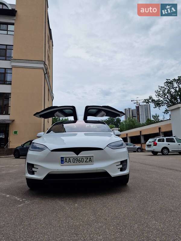 Внедорожник / Кроссовер Tesla Model X 2018 в Киеве