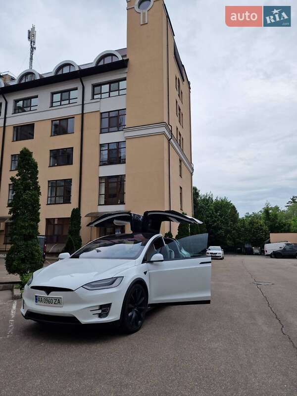 Внедорожник / Кроссовер Tesla Model X 2018 в Киеве