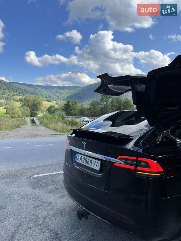 Внедорожник / Кроссовер Tesla Model X 2018 в Киеве