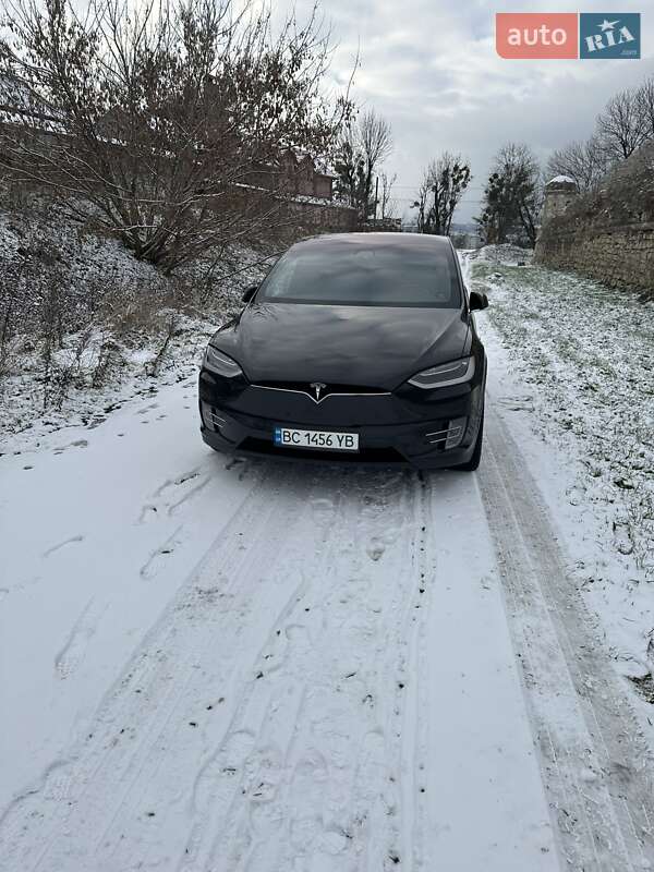 Внедорожник / Кроссовер Tesla Model X 2017 в Золочеве фото 14 Внедорожник / Кроссовер Tesla Model X 2017 в Золочеве