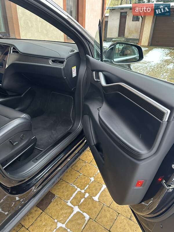 Внедорожник / Кроссовер Tesla Model X 2017 в Золочеве фото 20 Внедорожник / Кроссовер Tesla Model X 2017 в Золочеве