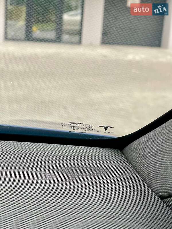 Внедорожник / Кроссовер Tesla Model X 2017 в Днепре фото 23 Внедорожник / Кроссовер Tesla Model X 2017 в Днепре