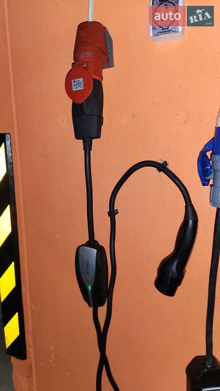 Внедорожник / Кроссовер Tesla Model X 2017 в Днепре фото 29 Внедорожник / Кроссовер Tesla Model X 2017 в Днепре