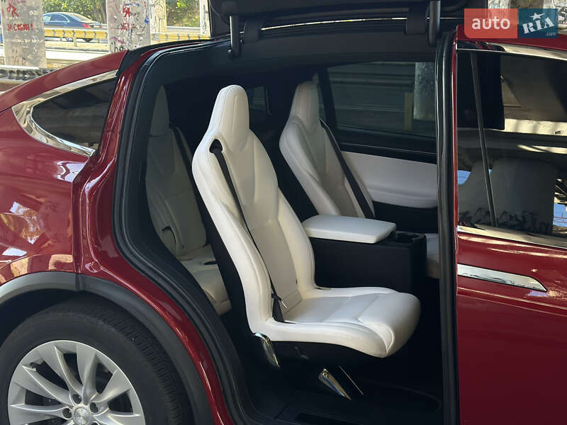Внедорожник / Кроссовер Tesla Model X 2018 в Одессе фото 20 Внедорожник / Кроссовер Tesla Model X 2018 в Одессе
