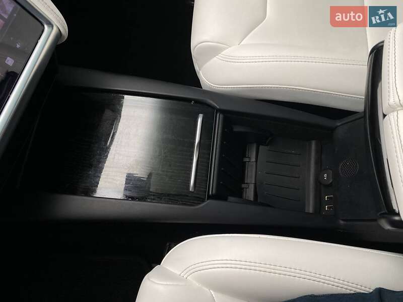 Внедорожник / Кроссовер Tesla Model X 2017 в Львове