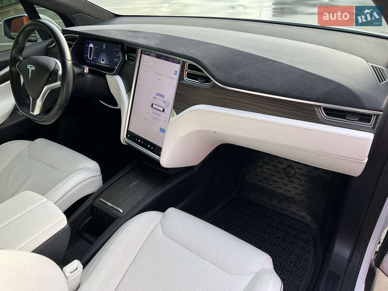 Внедорожник / Кроссовер Tesla Model X 2016 в Киеве фото 42 Внедорожник / Кроссовер Tesla Model X 2016 в Киеве