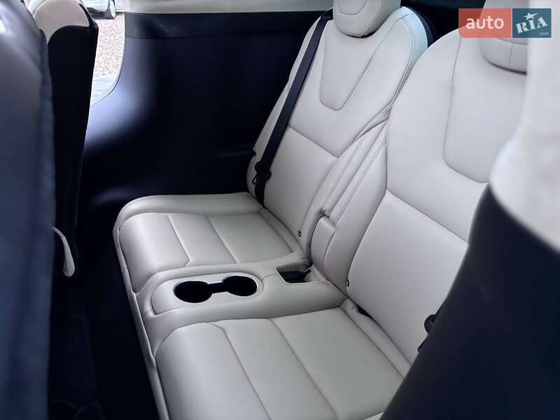 Внедорожник / Кроссовер Tesla Model X 2018 в Коломые