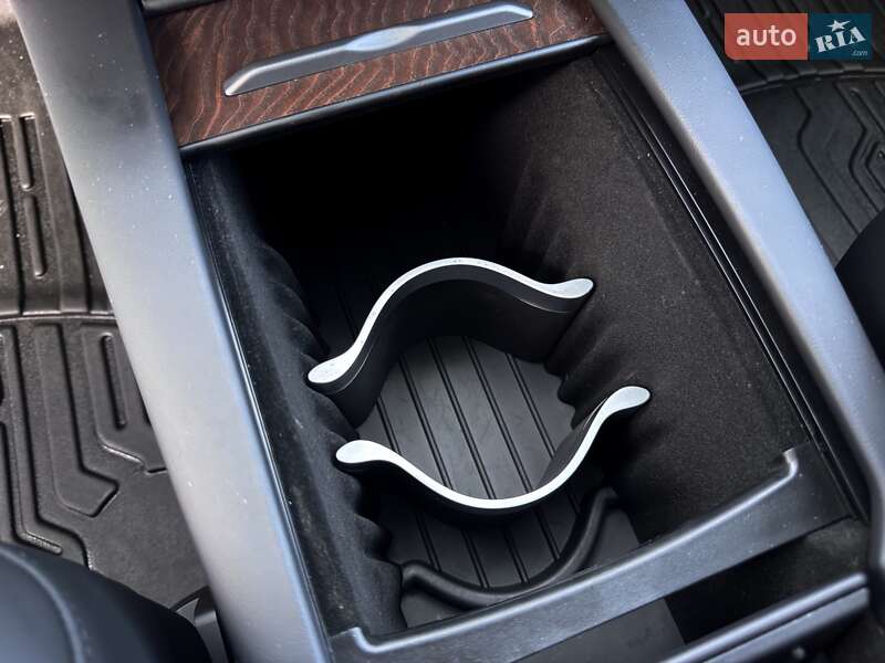 Внедорожник / Кроссовер Tesla Model X 2019 в Киеве фото 45 Внедорожник / Кроссовер Tesla Model X 2019 в Киеве