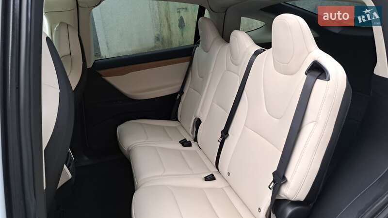 Внедорожник / Кроссовер Tesla Model X 2018 в Костополе