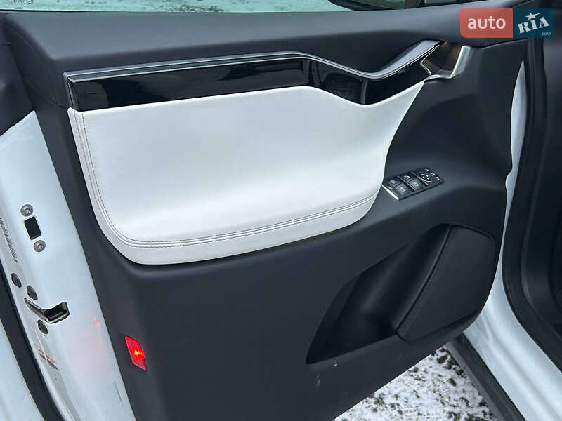 Позашляховик / Кросовер Tesla Model X 2018 в Харкові