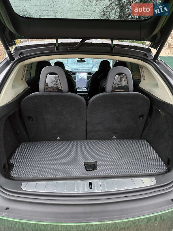 Позашляховик / Кросовер Tesla Model X 2016 в Харкові