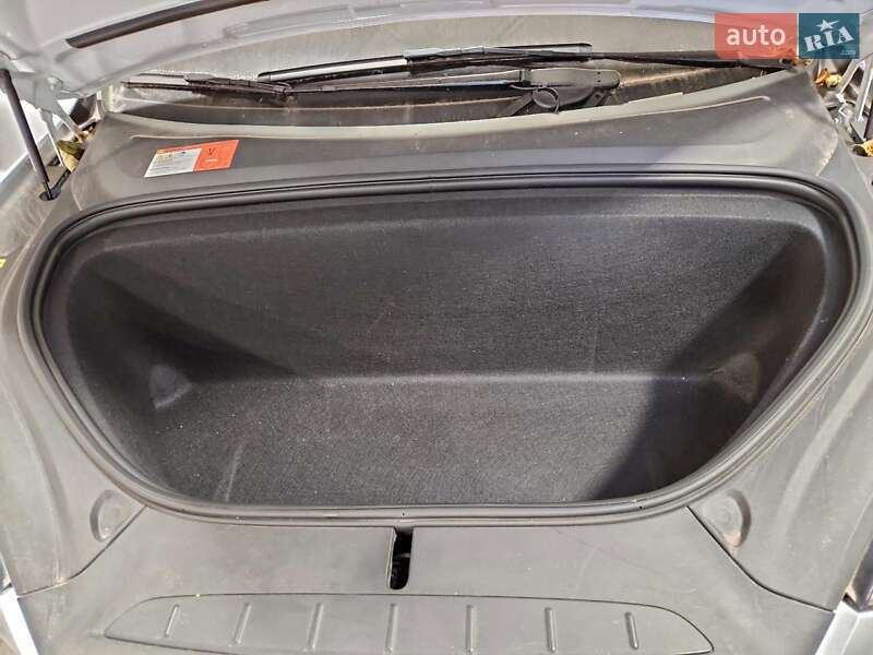 Внедорожник / Кроссовер Tesla Model X 2017 в Полтаве фото 12 Внедорожник / Кроссовер Tesla Model X 2017 в Полтаве