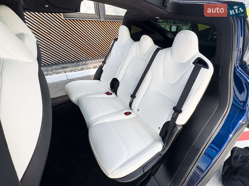 Внедорожник / Кроссовер Tesla Model X 2019 в Киеве