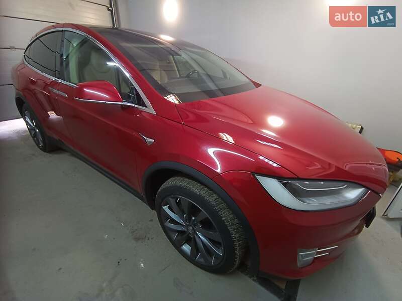 Внедорожник / Кроссовер Tesla Model X 2017 в Стрые