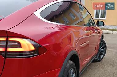 Позашляховик / Кросовер Tesla Model X 2017 в Стрию