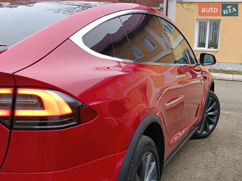 Внедорожник / Кроссовер Tesla Model X 2017 в Стрые