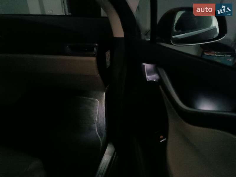 Внедорожник / Кроссовер Tesla Model X 2017 в Стрые