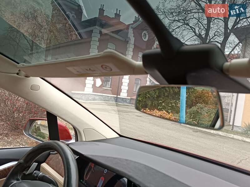 Внедорожник / Кроссовер Tesla Model X 2017 в Стрые