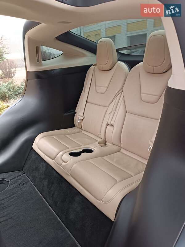 Внедорожник / Кроссовер Tesla Model X 2017 в Стрые