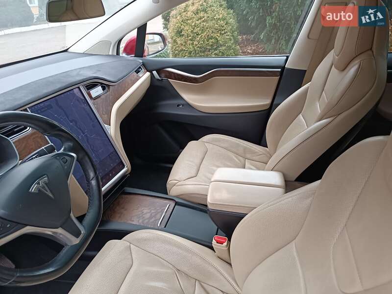 Внедорожник / Кроссовер Tesla Model X 2017 в Стрые