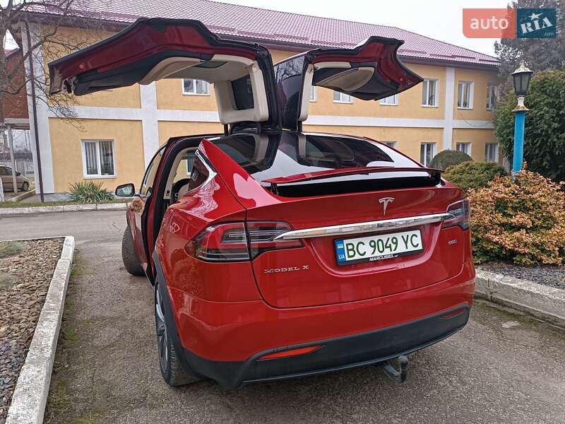 Внедорожник / Кроссовер Tesla Model X 2017 в Стрые