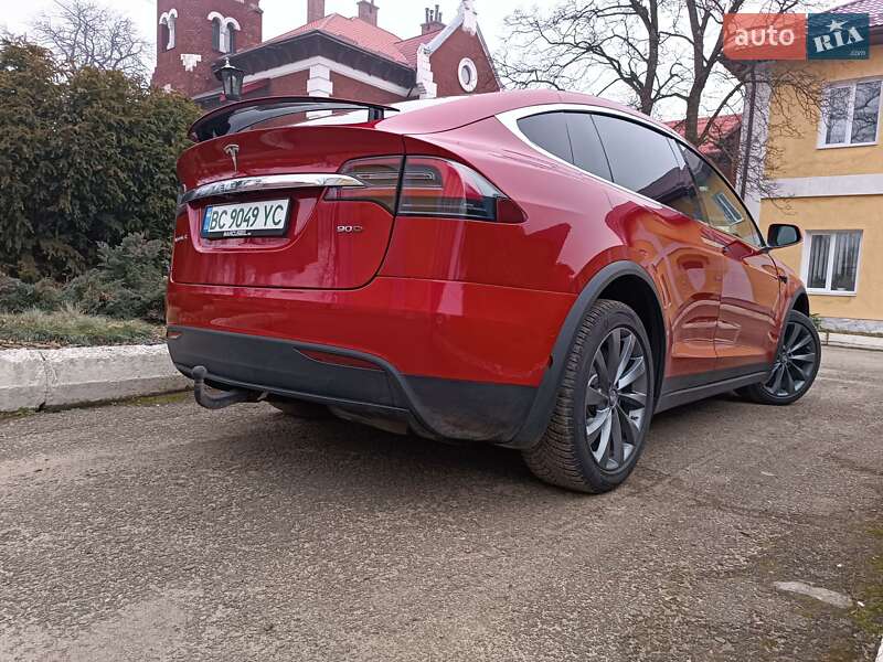 Внедорожник / Кроссовер Tesla Model X 2017 в Стрые