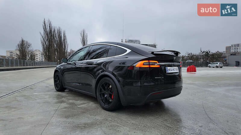 Внедорожник / Кроссовер Tesla Model X 2016 в Киеве