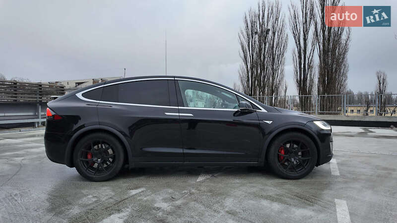 Внедорожник / Кроссовер Tesla Model X 2016 в Киеве