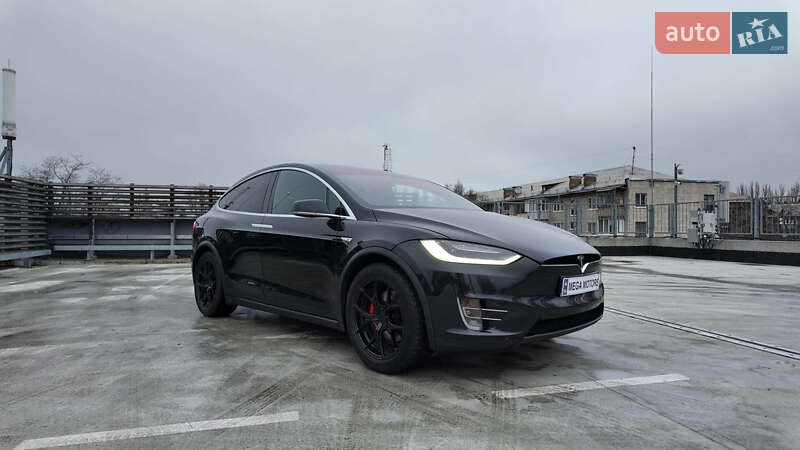 Внедорожник / Кроссовер Tesla Model X 2016 в Киеве