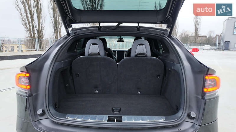 Внедорожник / Кроссовер Tesla Model X 2016 в Киеве